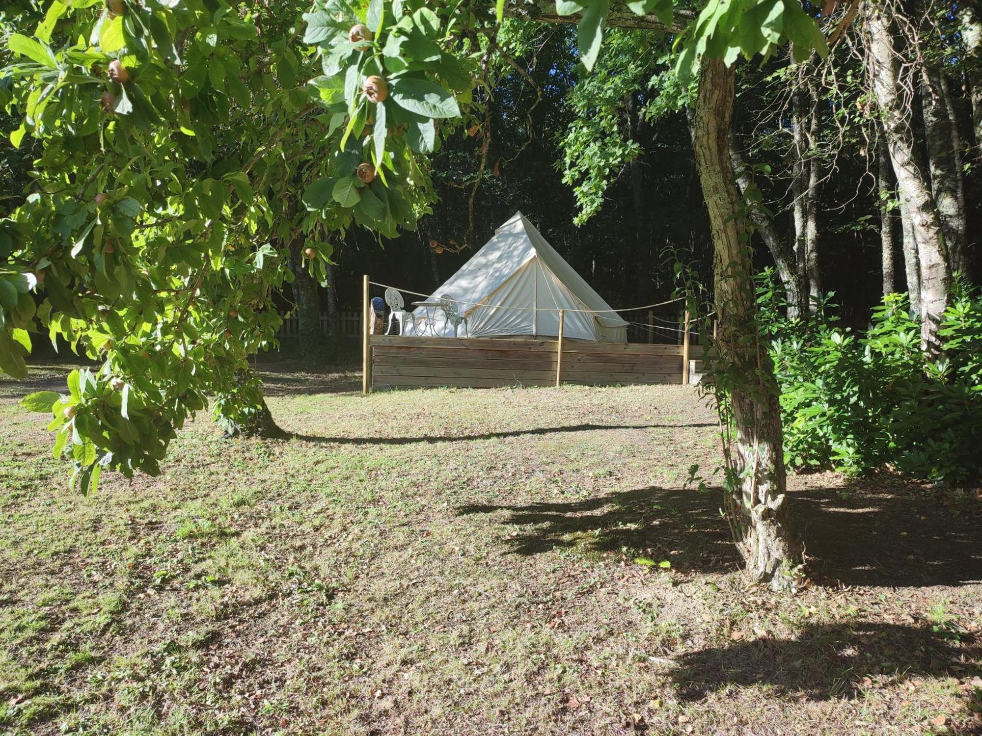 Camping Sous Les Belles Etoiles Peyrilhac 외부 사진